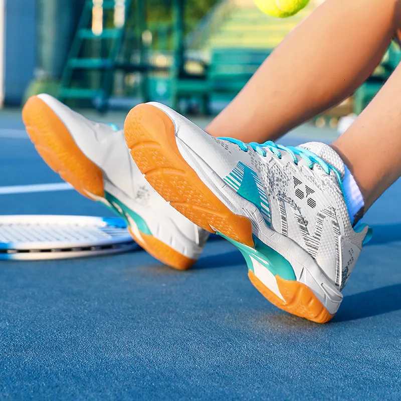 Men Badminton Shoes Wear Resistant Training Sneakers Professional Table Tennis Shoes Cpetition Casual Outdoor Volleyball Shoes Y251107