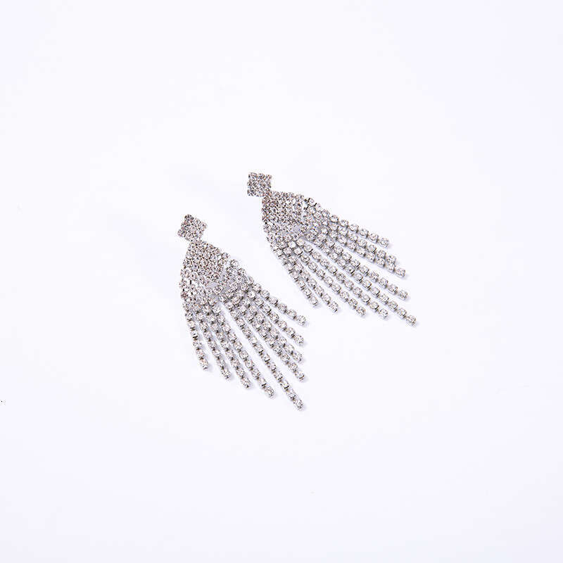 New style full dia for women, Korean version, fashionable, personalized and elegant earrings