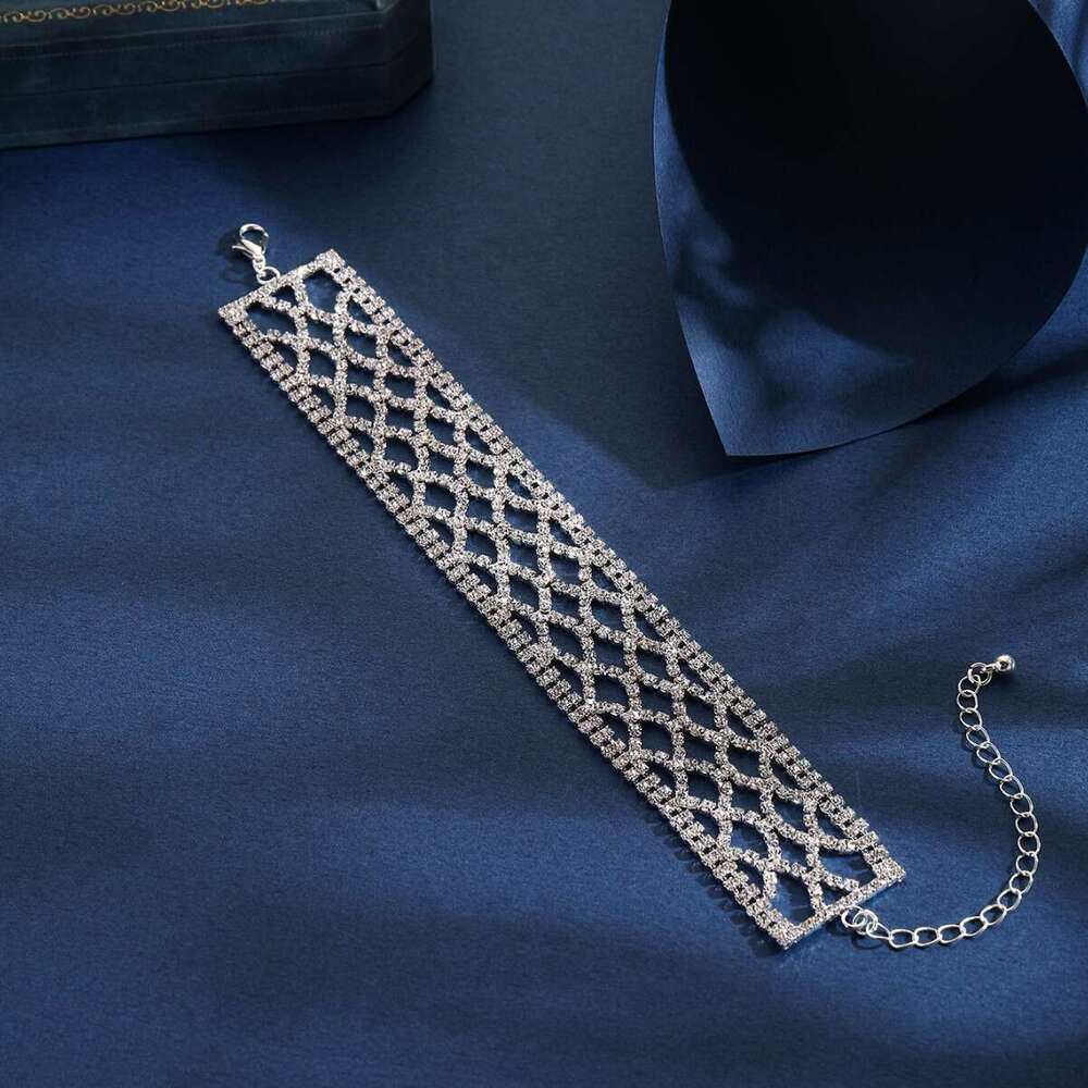 Fashionable, hot exaggerated, personalized, versatile studded sparkg dia bracelet, niche design, hollowed out mesh rhie bracelet