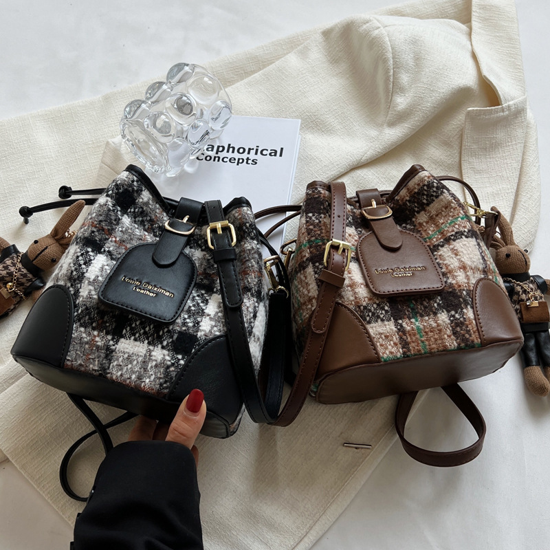 2025S Designer Women S Bag High End Color Blocked Crossbody Bucket Spring New Trendy Plaid Shoulder For Work Leisure Commuting Women S Bag