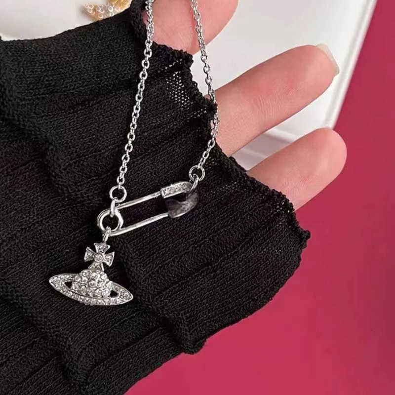 Pendant Necklaces Pendant Necklaces Designer Jewelry New Western Empress Dowager Earnail Viviennen West Wood Bracelet Saturn Set Art Pearl Black Sier 02