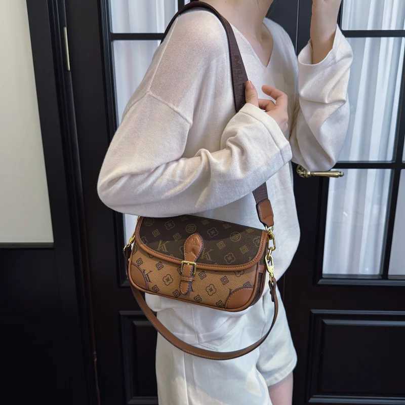 2025 New Trendy Crossbody Bag for Women Vintage Designer Luxury Tote Bag with Print Pattern Fashion Shoulder BagW251107