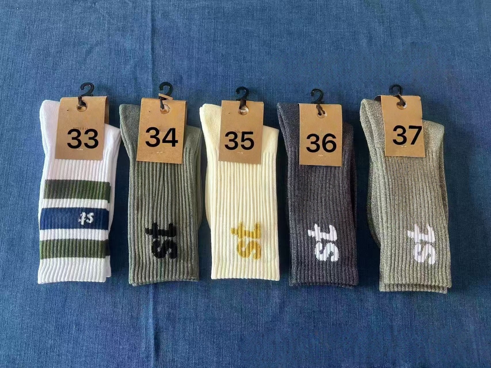 Men's Designer Sports Socks Letter Printed Casual Multi Color Cotton Medium Stocking High Street Fashion Breathable Soft Sport Socks For Men Wome