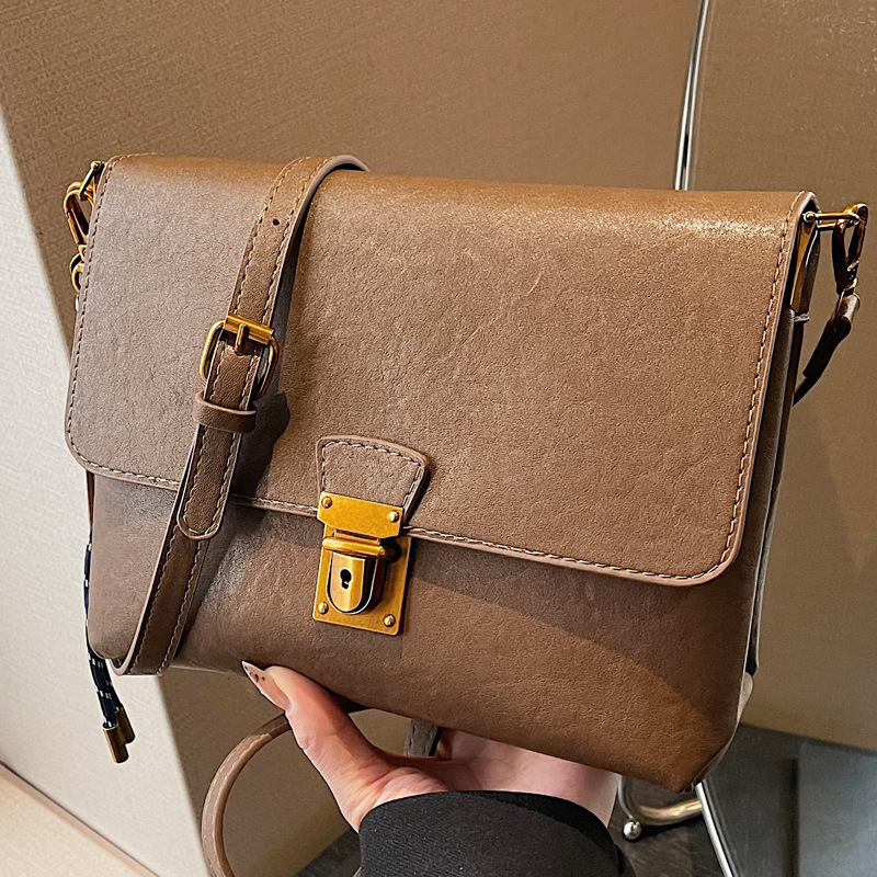 2025S Designer Women S Bag New Cross Women S Autumn Winter Luxury Single Small Square Casual Fashion Wide Shoulder Strap Underarm Bag