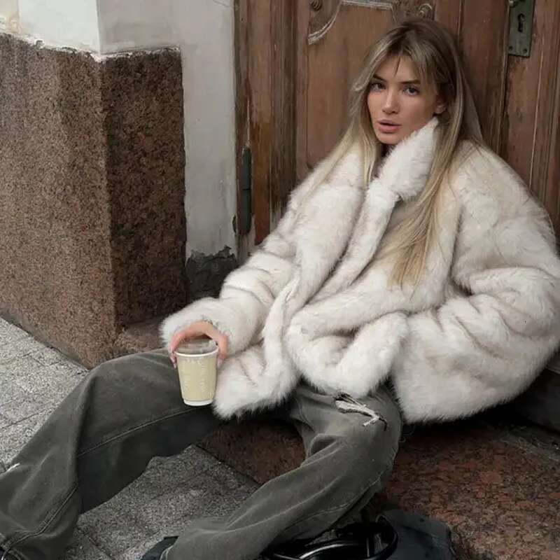 New Street Style Long Plush Women With Thick Warm Cold Autumn Winter Faux Coat High-Quality Fluffy Dyed Fox Fur Jacket