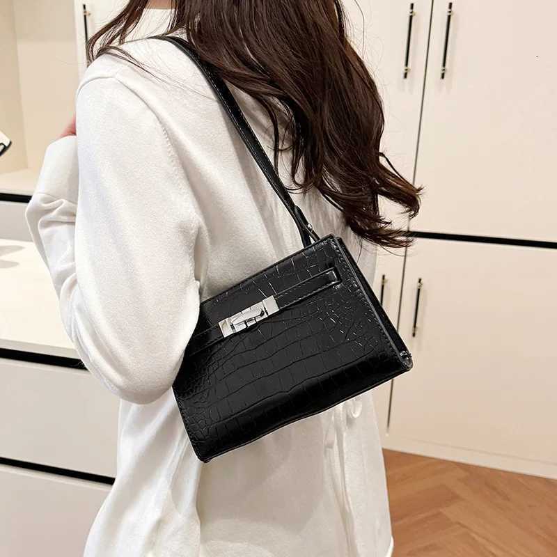 Oversized Pebbled Tote Bag Women Premium Shoulder Purse Structured Silhouette Airport Security Ready CommuterW251107