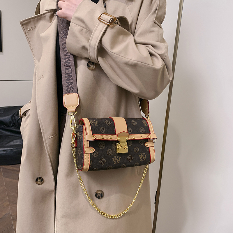 free shipping Women 2025 new vintage print chain small square bag with a single shoulder crossbody bag