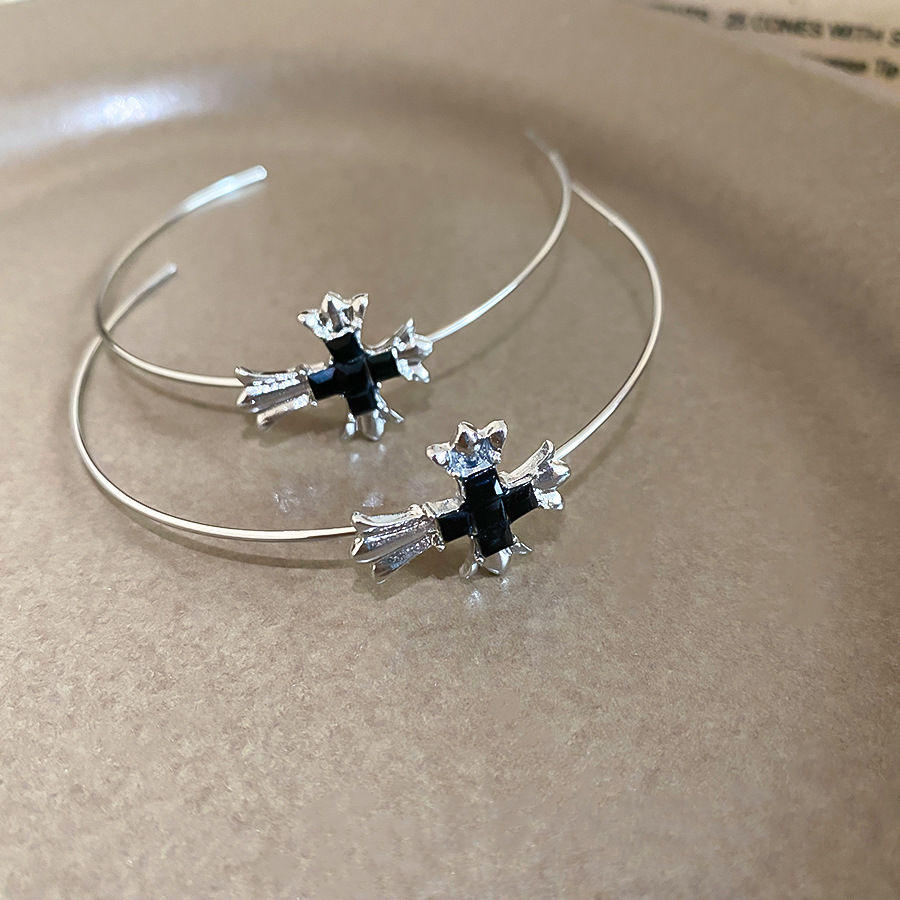 Silver Needle Crystal Cross C-shaped Dark Style Niche Design Sense Hoop Light Luxury High-end Earrings - view 8