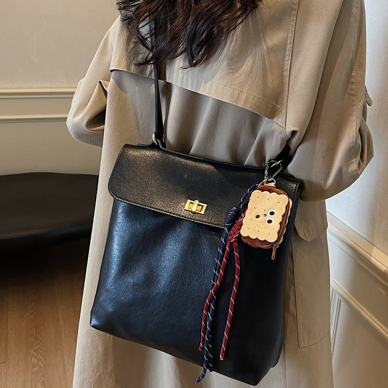 2025S Designer Women S Bag Commuter For Women New High End Shoulder Bag Niche And Versatile Large Capacity Temperament Kelly Women S Bag