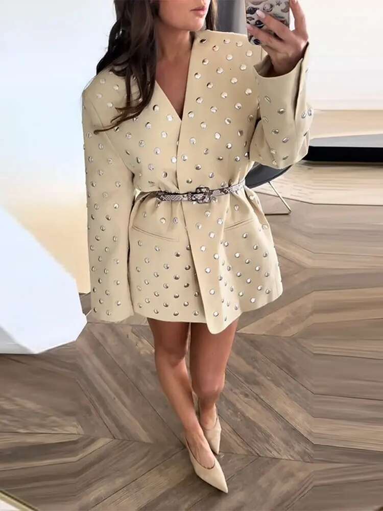 Retro Deep V-Neck Studded Suit Jacket Women Casual Loose Rivets Pockets Open Jackets Female 2025 Spring Chic Street Outwear
