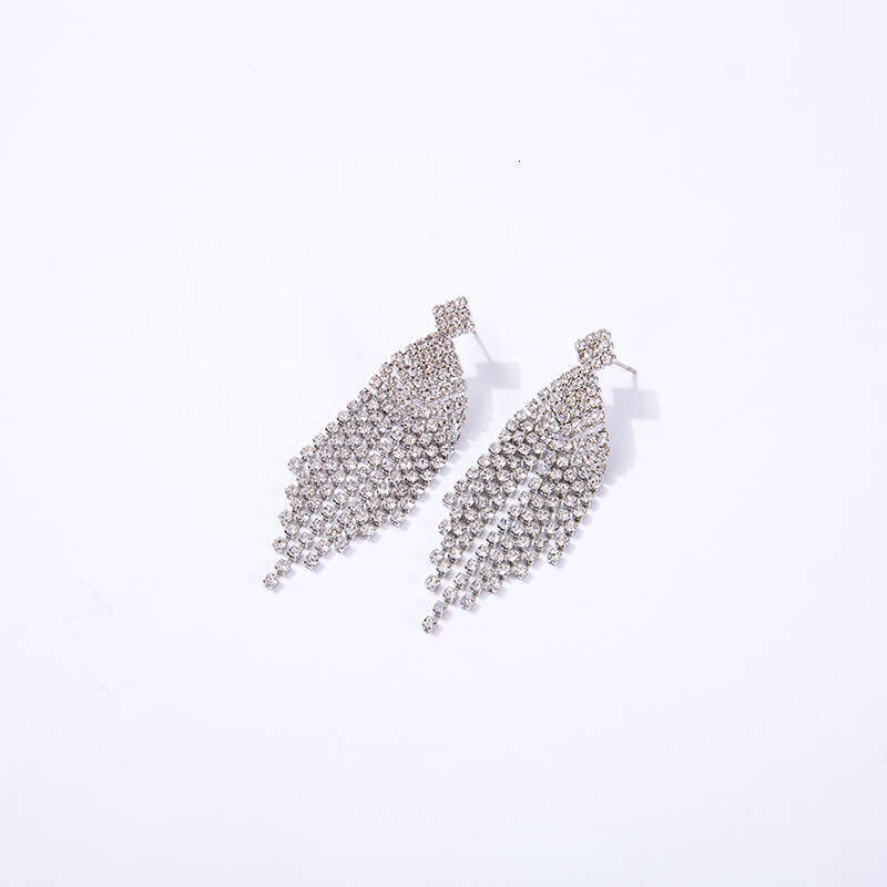 New style full dia for women, Korean version, fashionable, personalized and elegant earrings