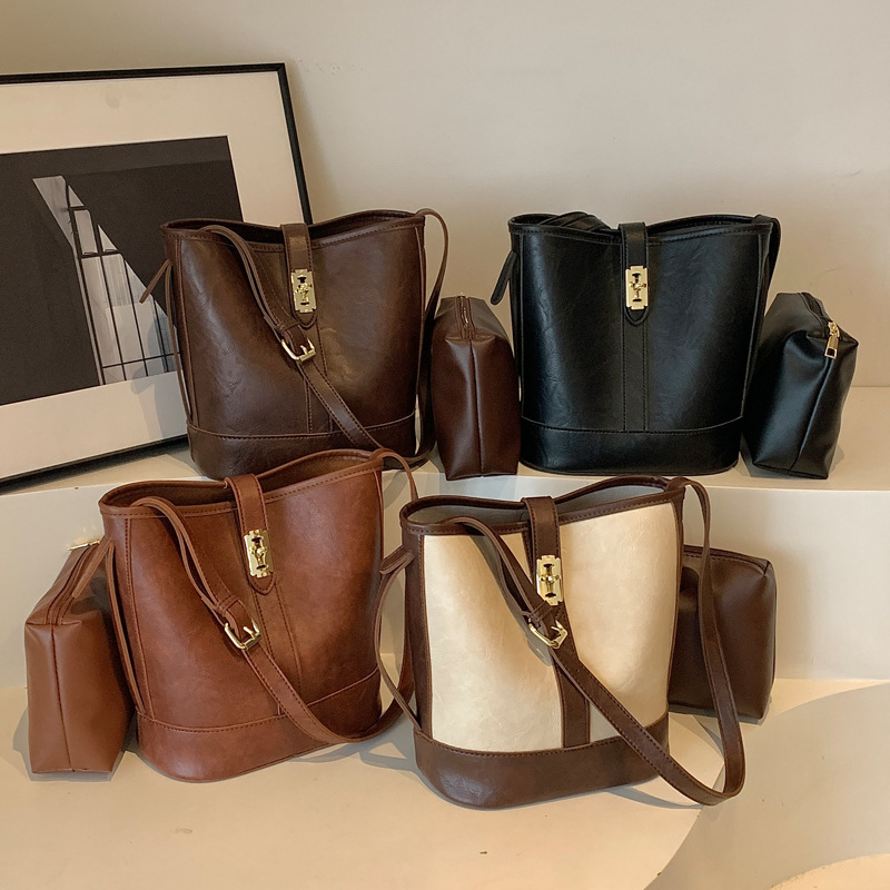 2025S Designer Women S Bag This Year S Popular Bags Are Versatile For Women In Autumn And Winter New Single Shoulder Crossbody Bag Simple Hand Held Bu