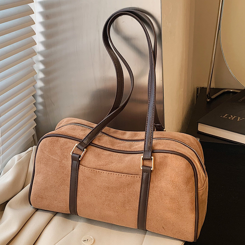 2025S Designer Women S Bag Autumn Shoulder For Women S Casual Versatile New Matte Large Capacity Commuting Boston Armpit Bag