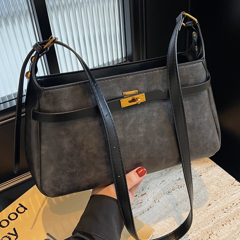 2025S Designer Women S Bag Fashionable Small Square For Women New Autumn Large Capacity Bag Trendy Single Shoulder High End Crossbody Bag