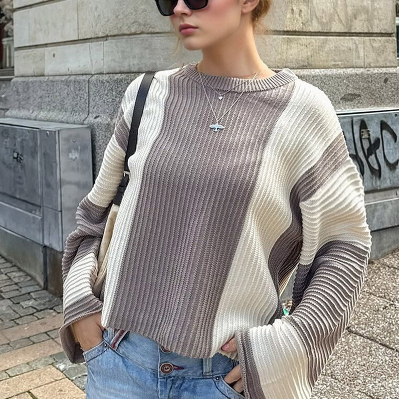 Valentine's Day Outfit for Women: Color-block Top, Casual Street Style, Romantic Fall-Winter Fashion Bestseller---KTL032