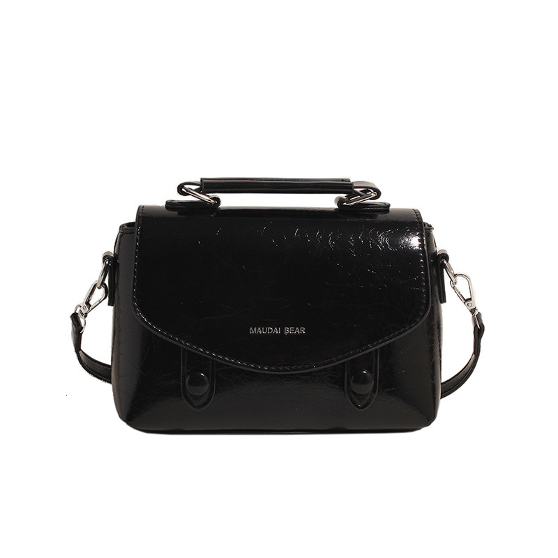 2025S Designer Women S Bag New Literary Style Postman Cambridge Handbag Commuter Fashion Shoulder Cross Bag