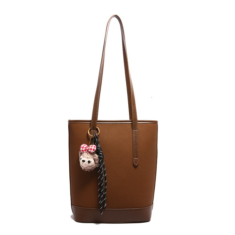 2025S Designer Women S Bag Large Capacity Commuter For Women New Korean Versatile Trendy Single Shoulder Underarm Bag Elegant Water Bucket Women S Bag