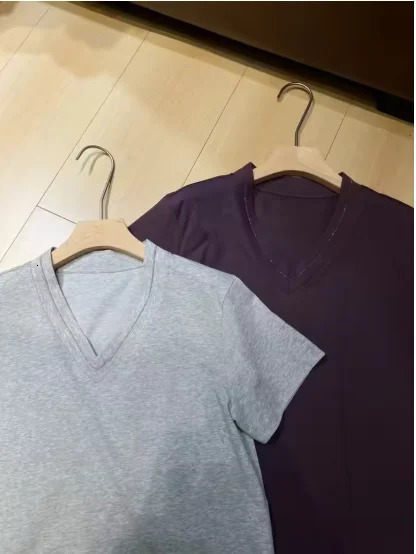 Casual solid color womens Vneck short sleeved cotton Tshirt 250407