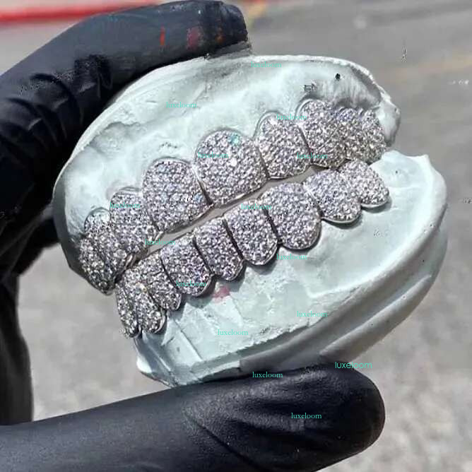 Sier Customized 14K Gold Dia & Moissanite Hip-Hop Teeth Grillz - Iced Out Design