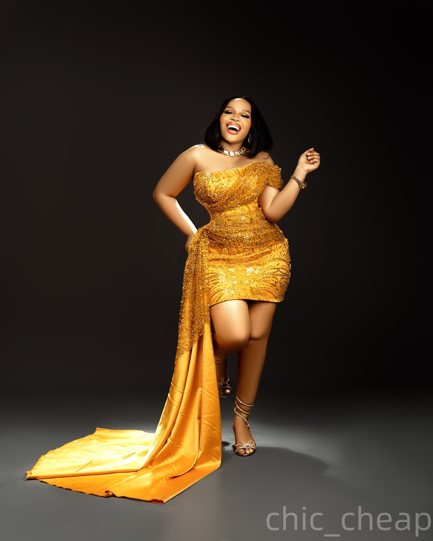 Chic Yellow Sheath 2026 Cocktail Dress Strapless Sequined Satin Short Mini Graduation Homecoming Dresses For Special Occasions Sweetheart Gowns