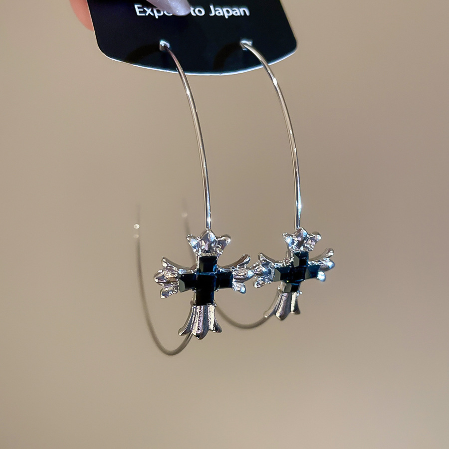 Silver Needle Crystal Cross C-shaped Dark Style Niche Design Sense Hoop Light Luxury High-end Earrings - view 7