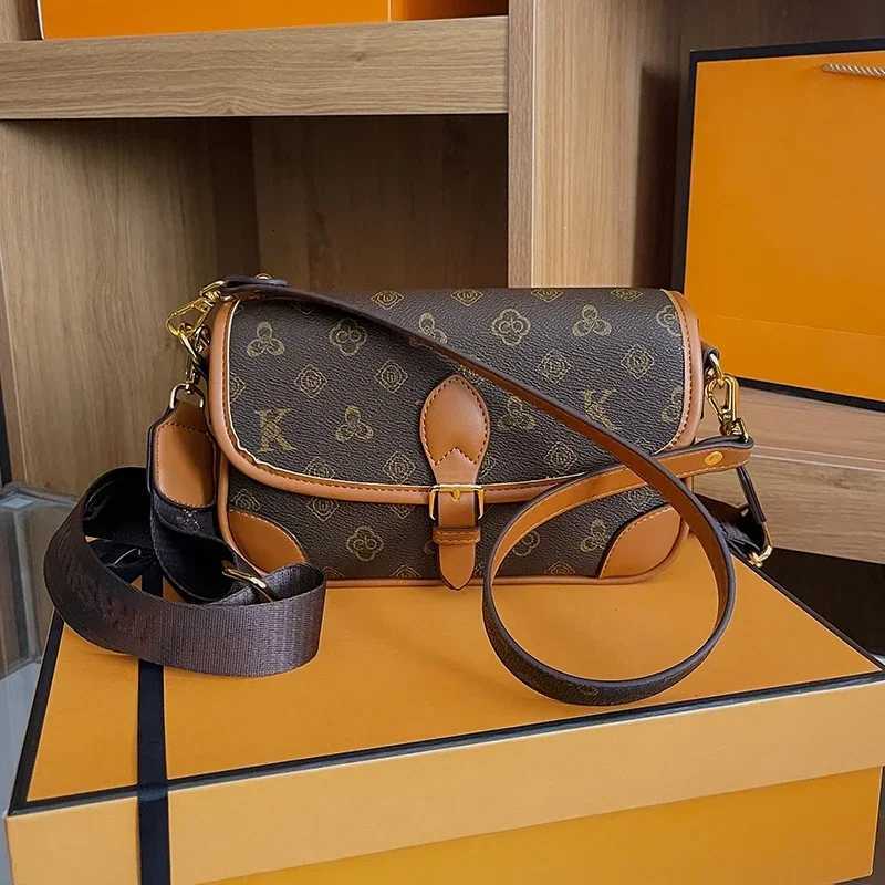 Premium Ladies Messenger Bag Luxury Leather Crossbody Shoulder Purse Womens Designer Tote Handbag Elegant ClassicW251107