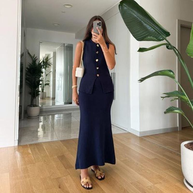 Women Knit Vest Skirts Sets Oneck Single Breasted Top Hip Package Skirt Solid Elegant Set Spring Fashion Slim Suit 250312
