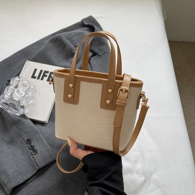 2025S Designer Women S Bag Premium Water Bucket Tote Bag For Women Autumn New Trendy Fashion Single Shoulder Crossbody Bag Niche Design Handbag