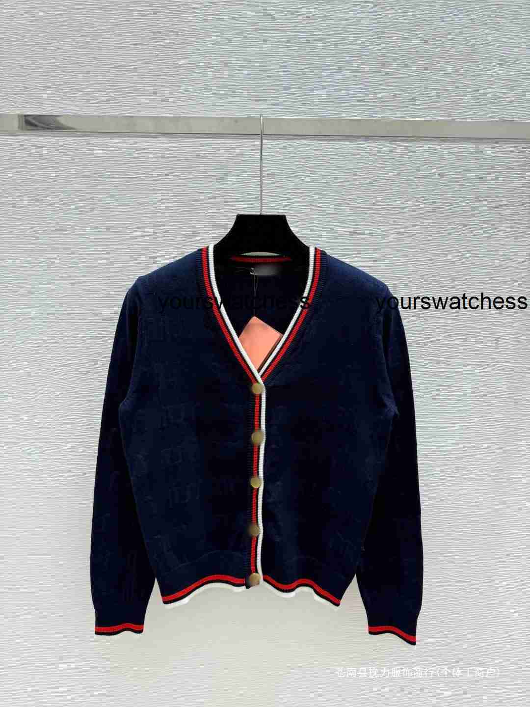 High Mm Letter Hidden Pattern V-neck Long Sleeve Knitted Cardigan Top