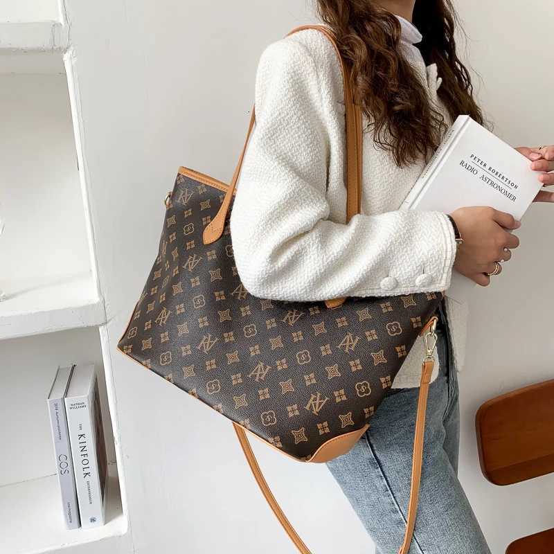 Durable Messenger Bag For Women Made Of Genuine Leather Popular Crossbody Design By Luxury Brand For Everyday CarryW251106