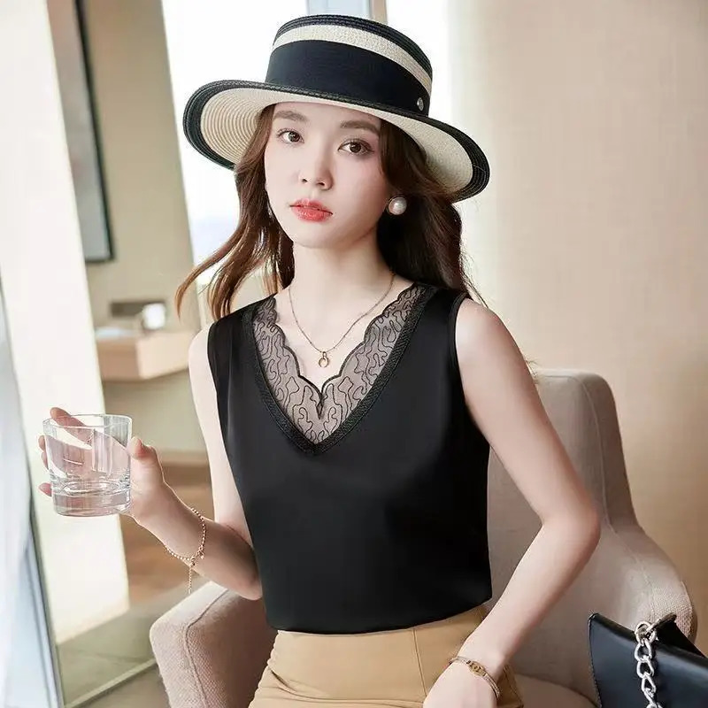 Elegant lace Vneck womens sleeveless Tshirt summer project acetic acid satin loose slimming 250407