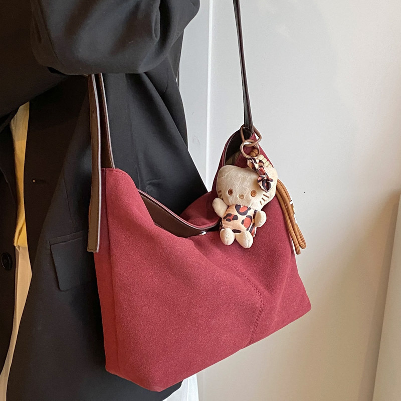 2025S Designer Women S Bag Matte Women Large Capacity New Autumn Simple Shoulder Crossbody Bag Commuting Tote Bag For Work