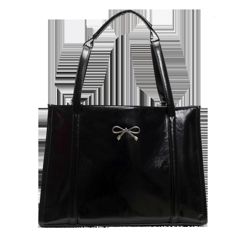 2025S Designer Women S Bag Large Capacity Premium Texture Armpit Bag Women S Autumn Winter New Fashionable And Simple Tote Bag