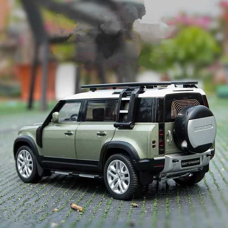 118 Range Land Rover Defender SUV Alloy Car Model Diecasts Metal Offroad Vehicles Car Model Sound and Light Childrens Toy Gift C251106