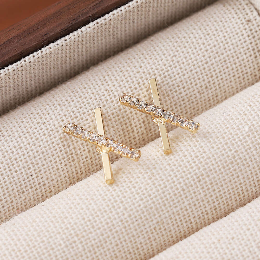 S Sier Needle Golden wer Little Rabbit Free Combination Week Gift Box Earbone Nail Female Exquisite and Simple Ear Jewelry