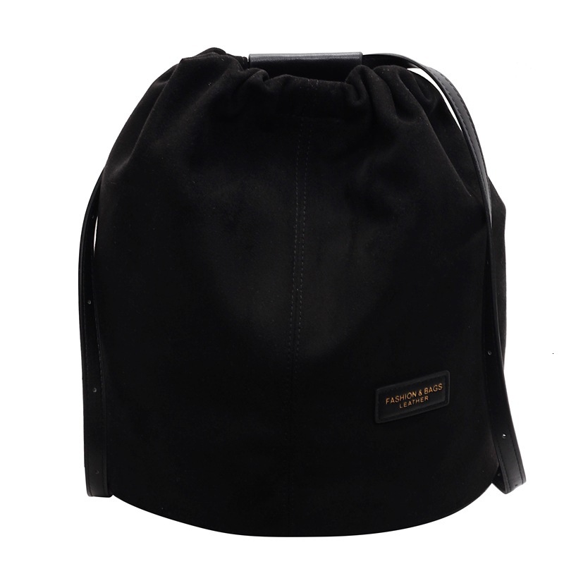2025S Designer Women S Bag Korean Niche Bucket Bag Lightweight Commuting Drawstring Backpack Versatile Simple Design Large Capacity Casual Backpack