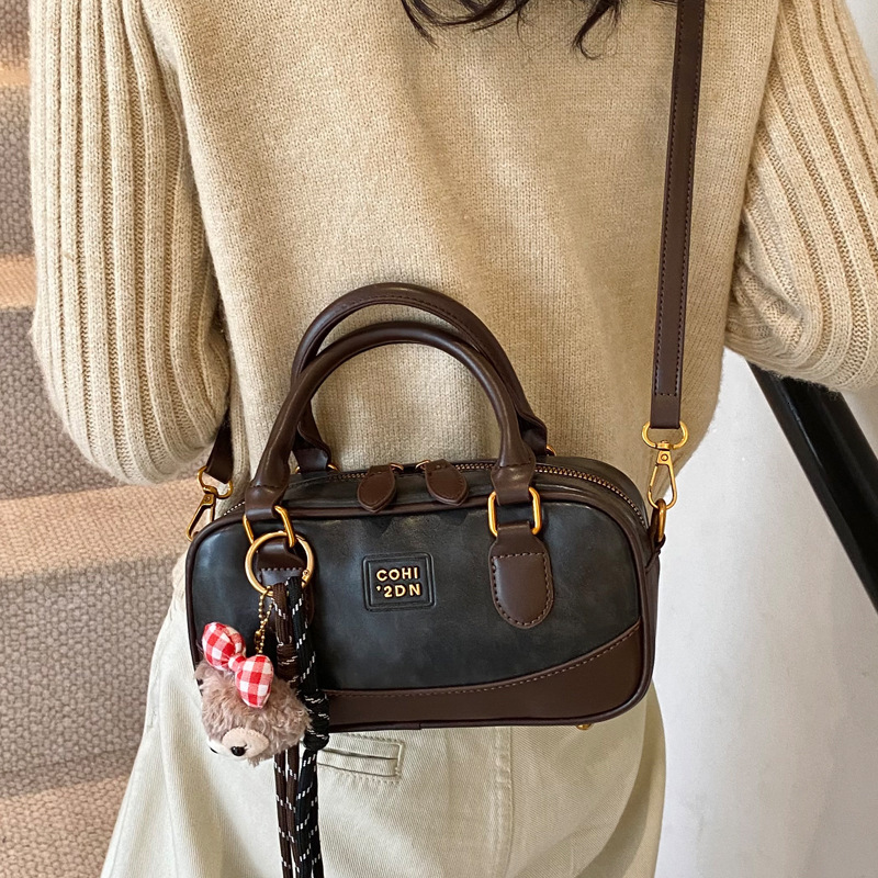 2025S Designer Women S Bag Fashion Handbag For Women Autumn Winter Bowling Stylish Contrasting Color Small Square Bag High End Crossbody Bag