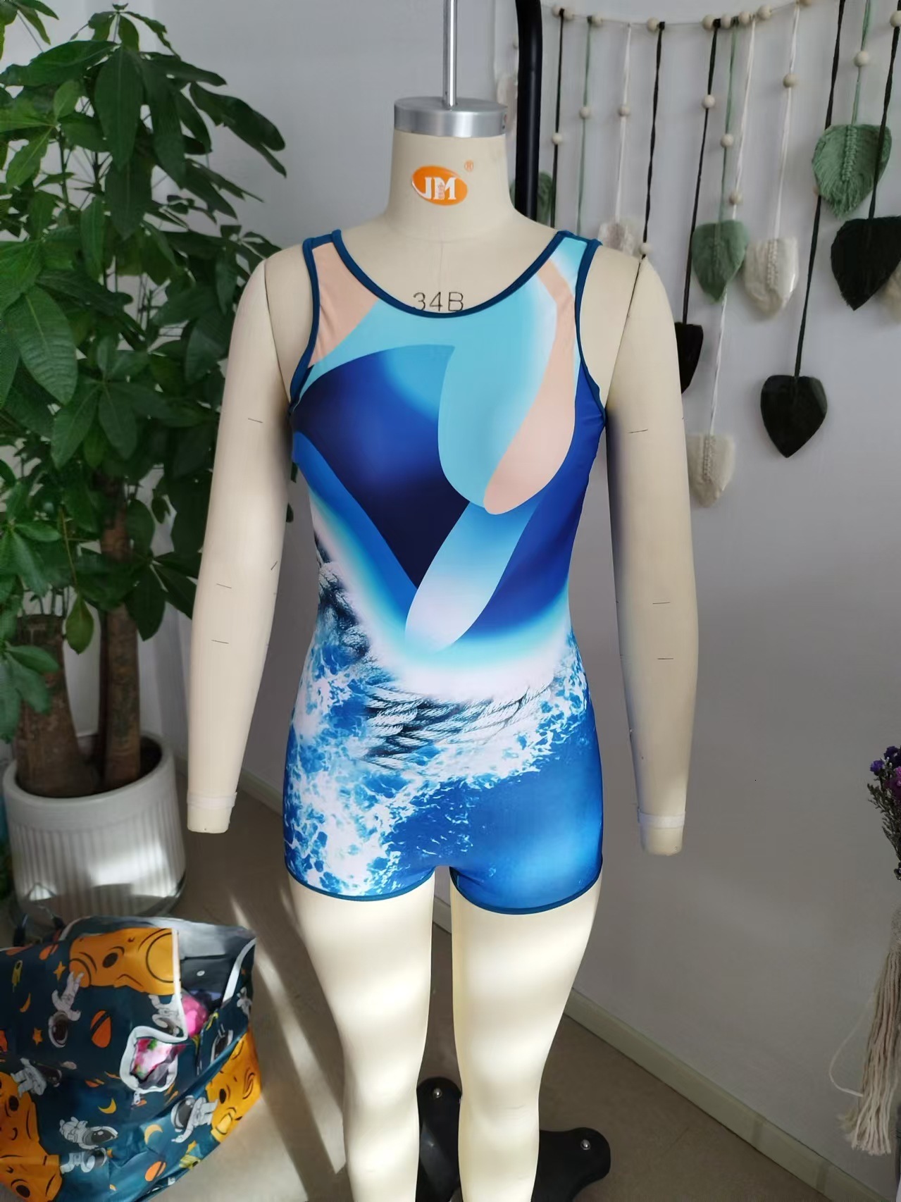 Fashion fixed edition digital print multi-color one-piece tight fitting, edge wrapped, flat corner pants, beach women's swimsuit