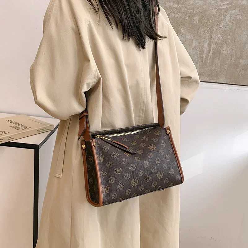 Premium Leather Tote Bag For Women Fashionable Shoulder Handbags Elegant Crossbody Purse Luxury BrandW251106