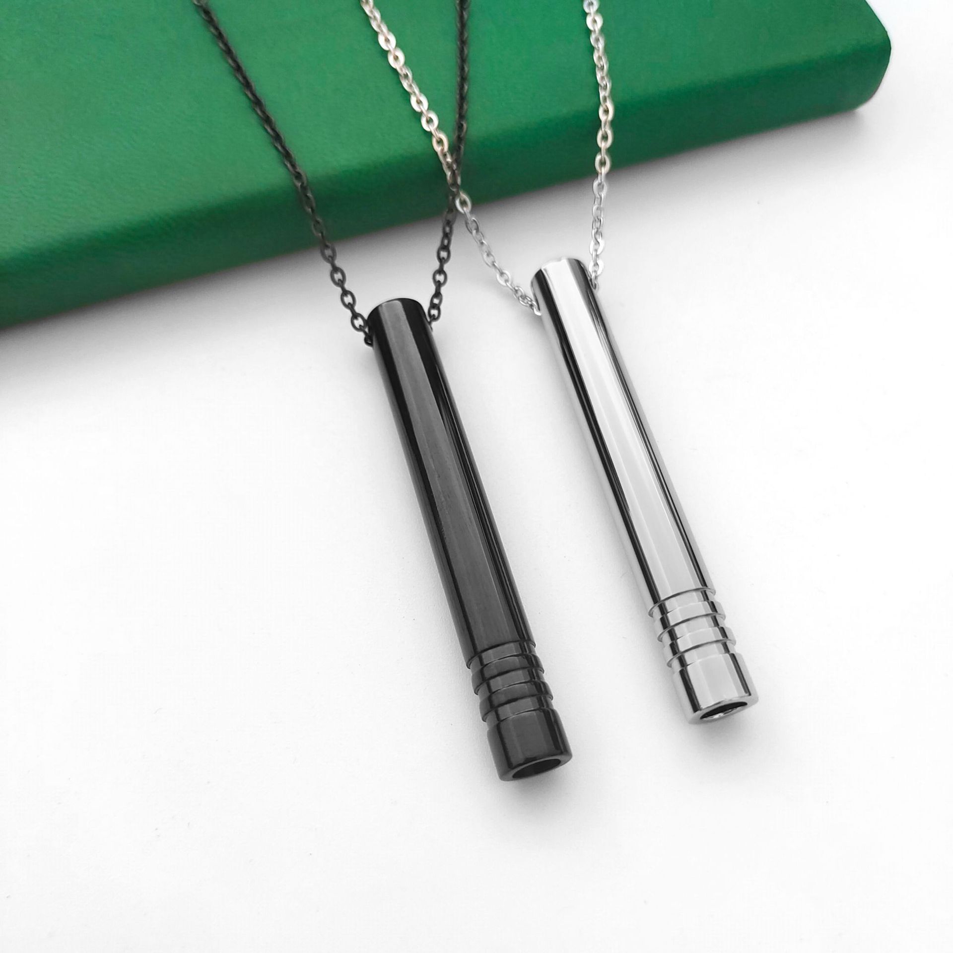 Breathing necklace made of stainless steel, vacuum plated pendant for decompression, calming meditation, relaxation, and anxiety relief