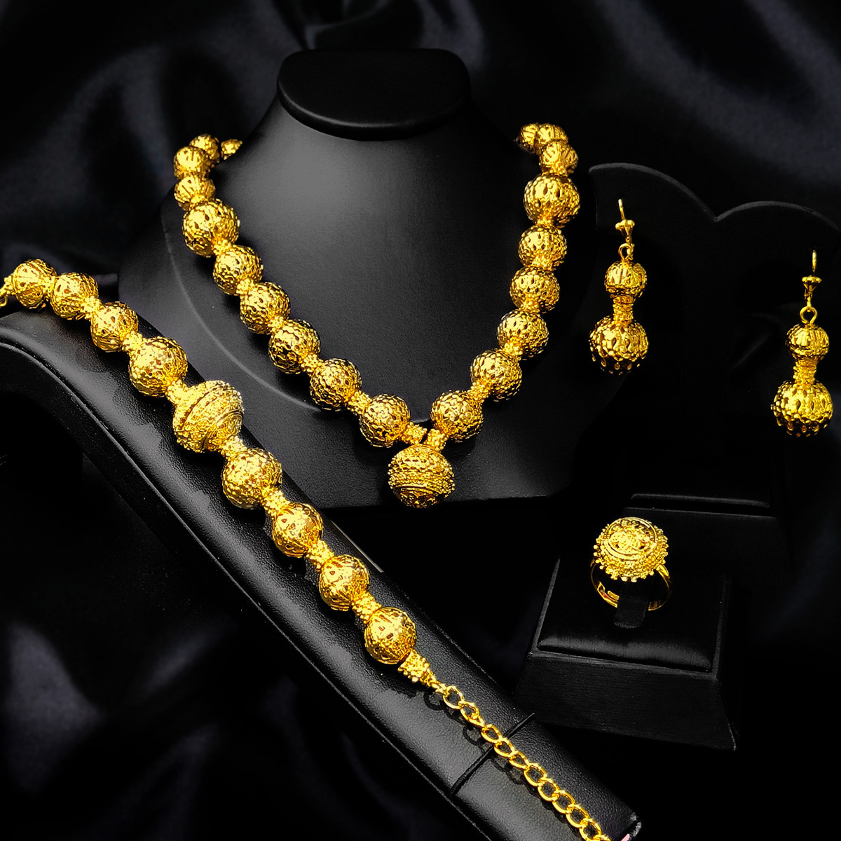 Dubai bride wedding zircon pearl necklace ring earring bracelet four piece set womens banquet Jewelry Set 230313
