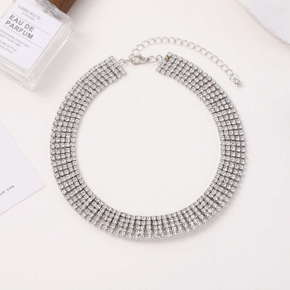 Exquisite sier necklace with multiple layers of dias, personalized temperament, hot collarbone chain, high-end feeg, dinner party accessories