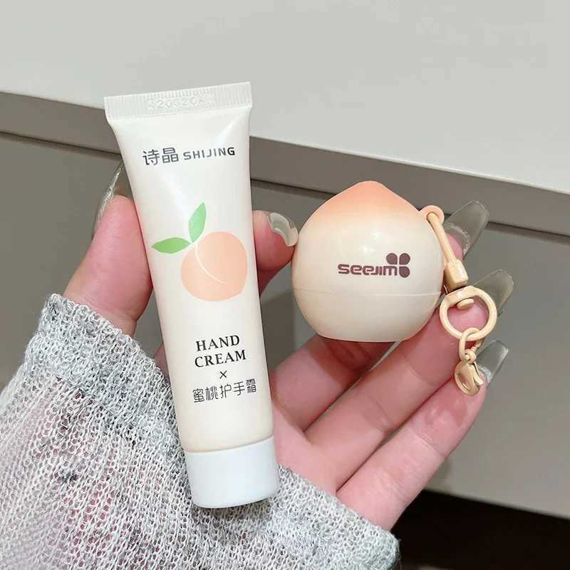 Moisturizing lipstick Hand Cream Set Peach Strawberry Nut Anti freeze Cracking Repair Thread W250407