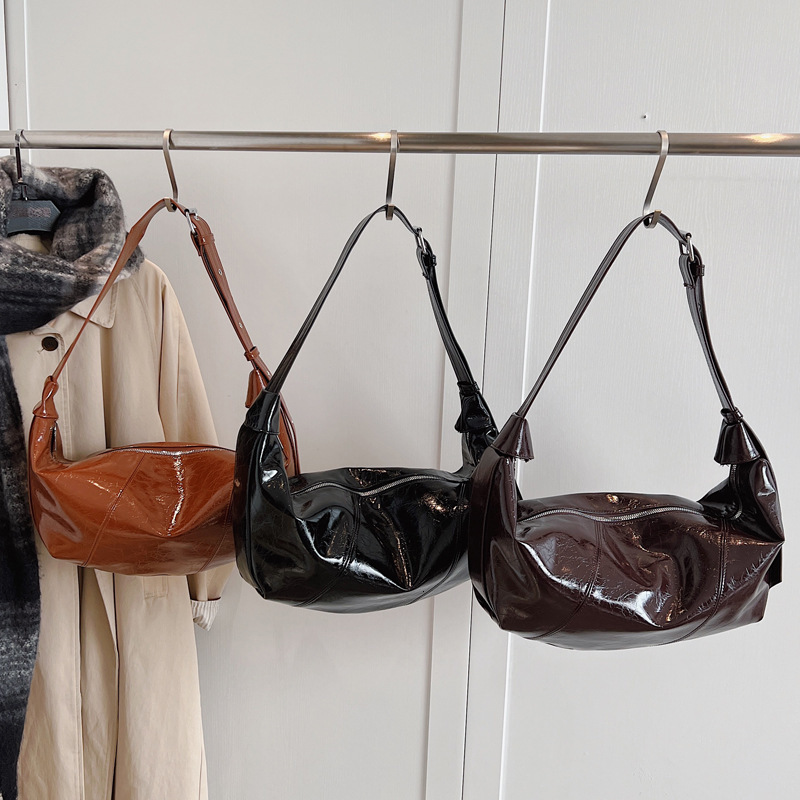 2025S Designer Women S Bag Small Niche Design Women S New Single Shoulder Croissant Large Glossy Crossbody Versatile Dumpling Bag