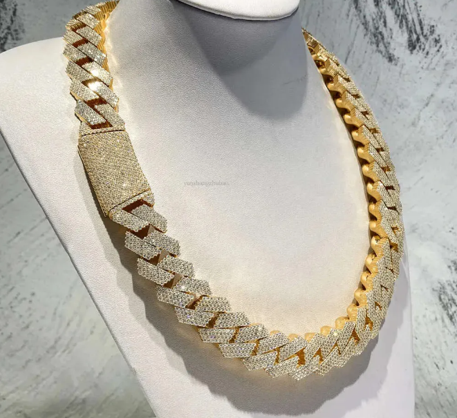 Elegant Silicone-Wrapped Sterling Silver Cuban Chain Necklace with 19mm Iced CZ Detail for Stylish Gents