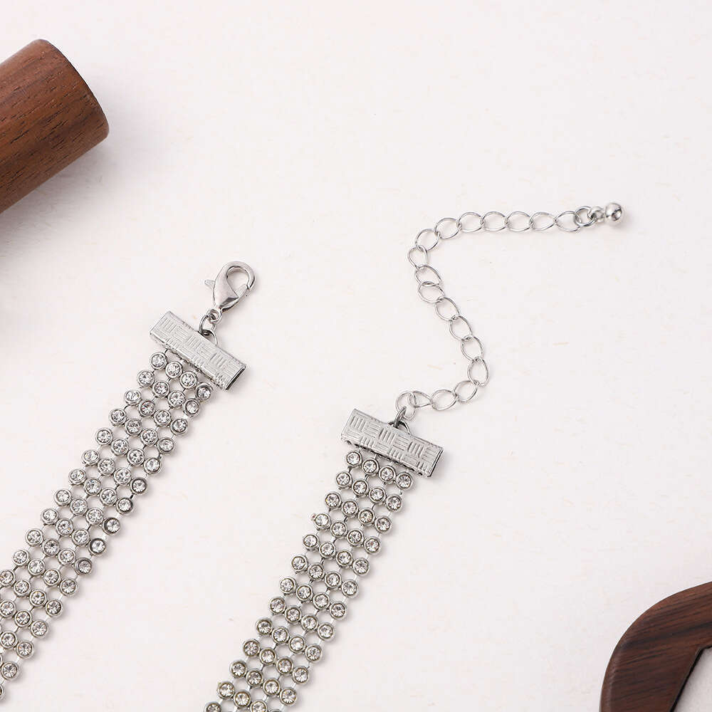 Hot selg exquisite NEW claw sier personalized fashion necklace popular trend drip neck chain dinner accessories for women