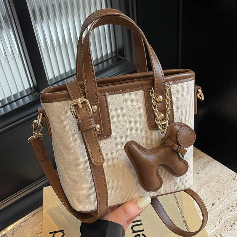 2025S Designer Women S Bag Premium Water Bucket Tote Bag For Women Autumn New Trendy Fashion Single Shoulder Crossbody Bag Niche Design Handbag