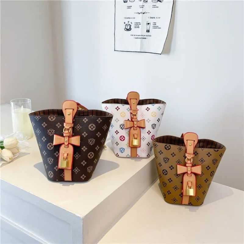 Stylish Casual Simple Fashionable Tote Bag Messenger Purse Shopper Commuter For Women Luxury Business LeisureW251106