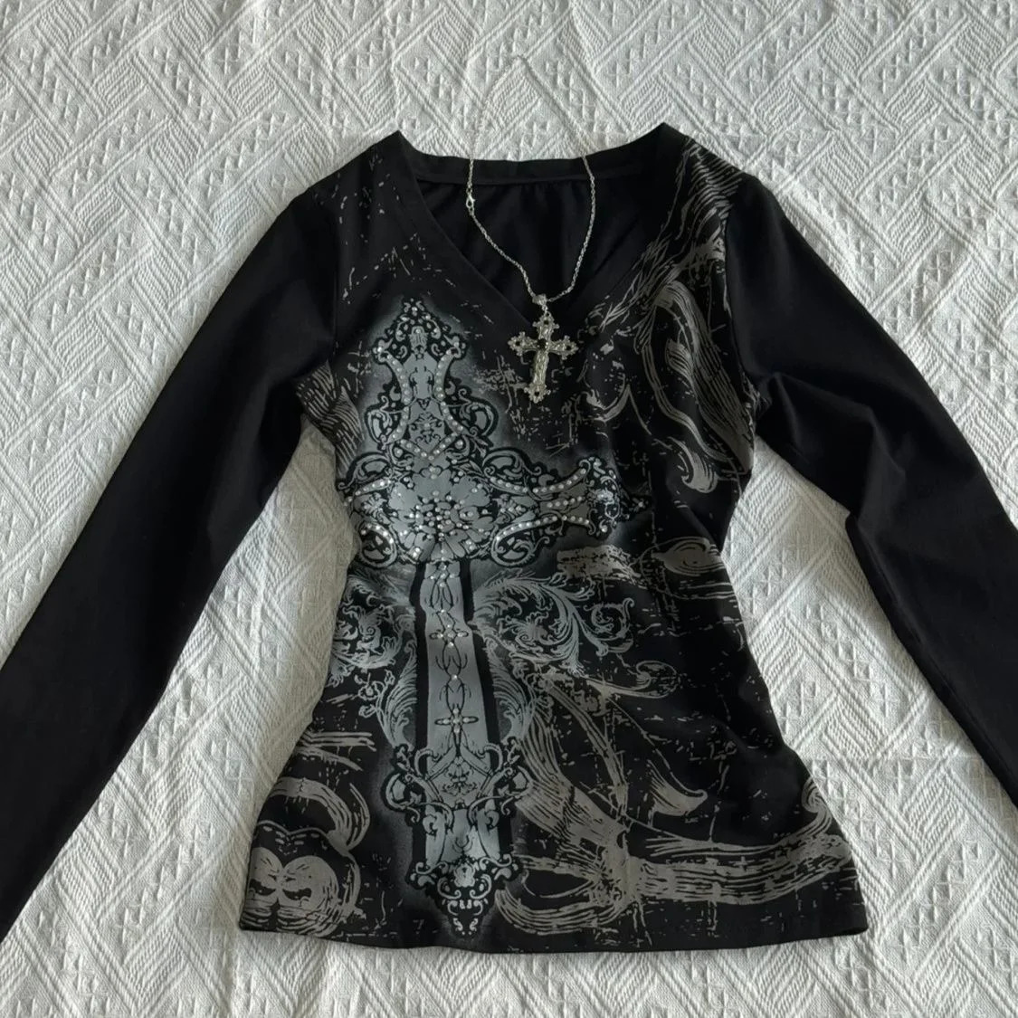 VNeck Slim and Versatile Punk Full Print Long Sleeve European American Womens Y2k Sportswear Fashion Top 250403