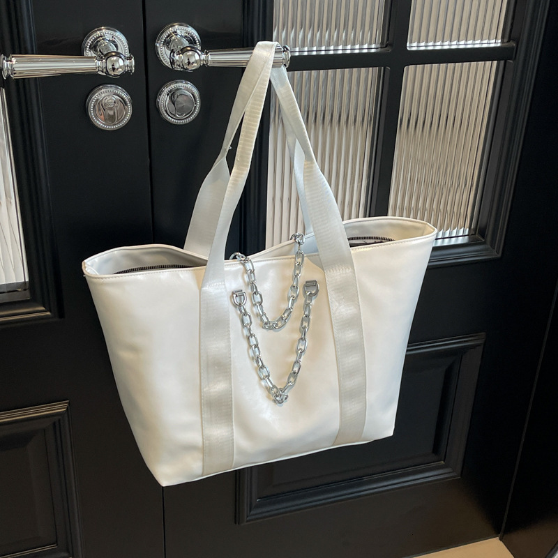 2025S Designer Women S Bag New Women S Handheld Vegetable Basket Lightweight Travel Shoulder Luggage Storage Simple And Versatile Underarm Bag
